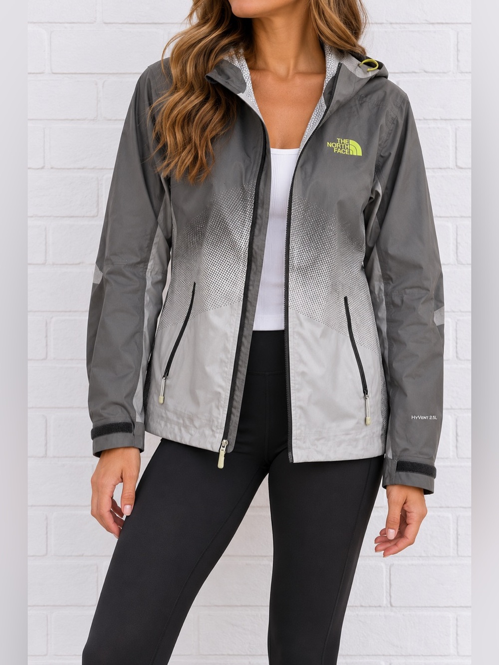 The North Face HyVent 2.5L Women’s M Gray Waterproof Rain Jacket Hooded